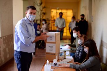 Los tempraneros: qué intendentes, funcionarios y legisladores ya emitieron su voto