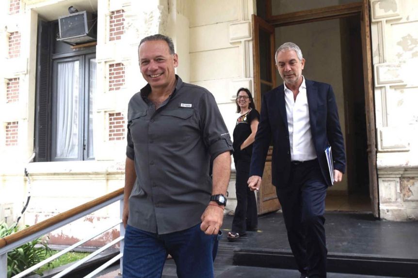 Mientras Berni deshoja la margarita se analiza unificar los ministerios de Seguridad y Justicia