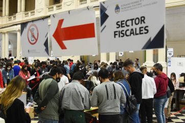 El recuento de votos no para y los candidatos esperan hasta último momento con posibilidades