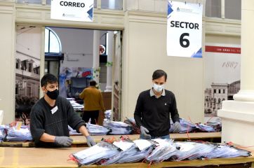 El recuento de votos no para y los candidatos esperan hasta último momento con posibilidades