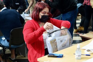 El recuento de votos no para y los candidatos esperan hasta último momento con posibilidades