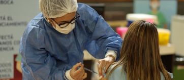 Cómo se usará el pase sanitario y por qué preocupa la nueva variante Ómicron
