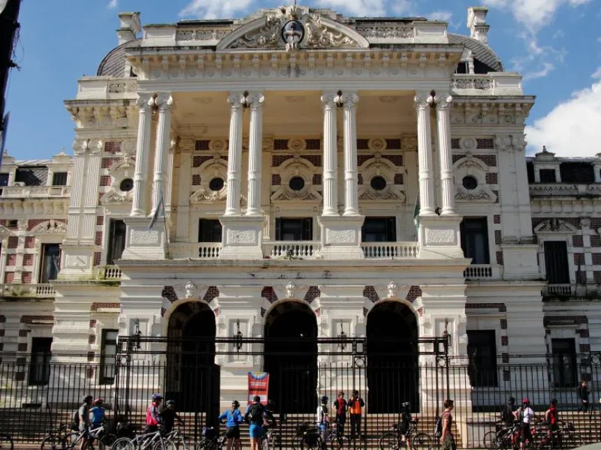 Presupuesto 2022: uno por uno, cuánto aumentó cada Ministerio de la Provincia