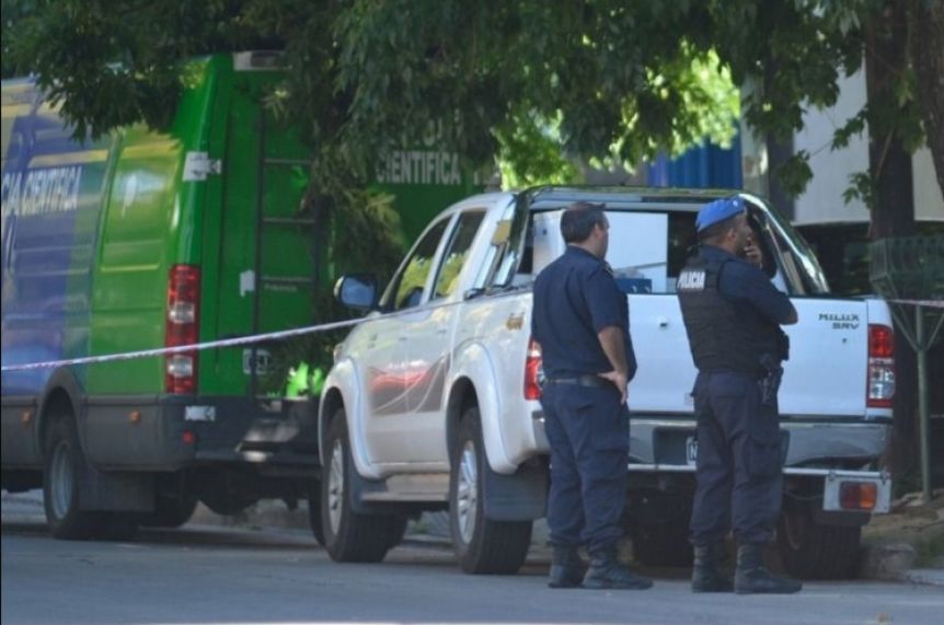 Investigan el fallecimiento de un contador que fue encontrado sin vida y semidesnudo