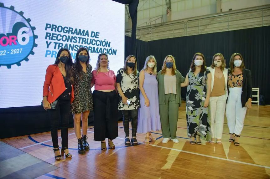 El Gobierno suma mujeres a su Gabinete, pero sigue lejos de la paridad de género