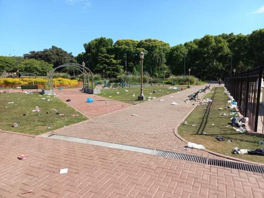 Una batalla campal entre estudiantes dejó al menos tres heridos