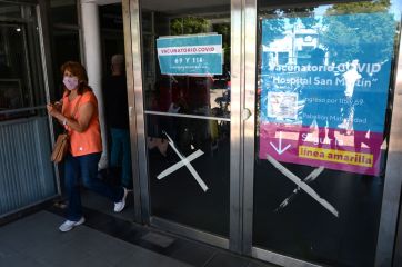 En medio de la suba de casos, lanzan proyecto en la Legislatura en contra del pase sanitario