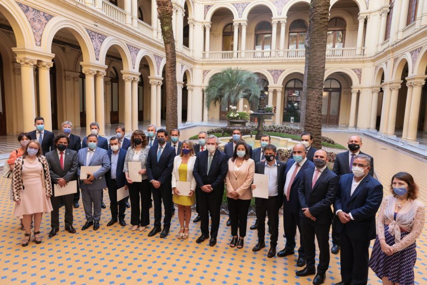 El Gobierno firmó el Consenso Fiscal 2022 con todas las jurisdicciones, salvo la Ciudad de Buenos Aires