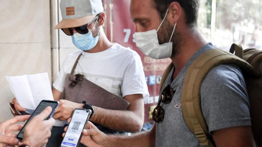 Nación oficializa mañana el pase sanitario y la disputa se calienta en la provincia
