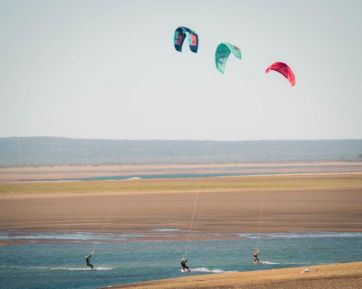 Turismo Vs. Tercera Ola