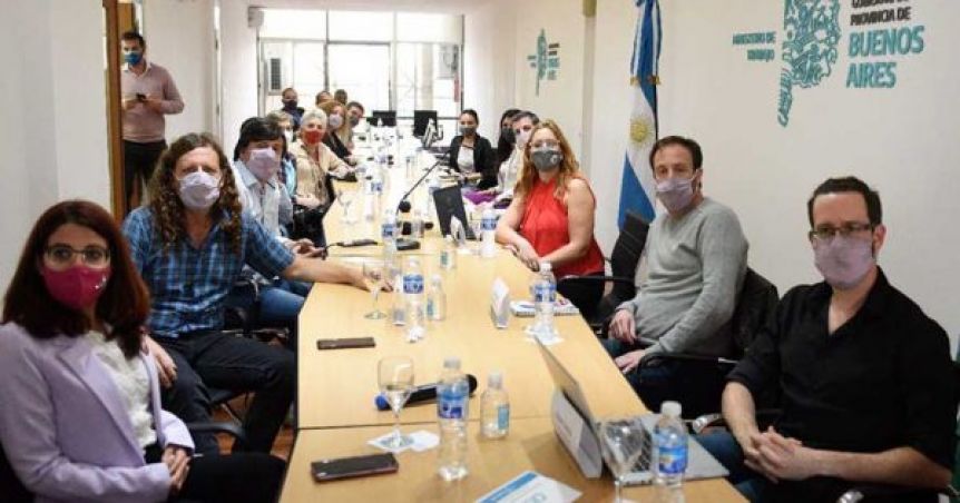 Año nuevo, paritaria nueva: Provincia convocó a estatales y docentes