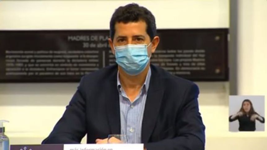 Los contagios no aflojan: el ministro