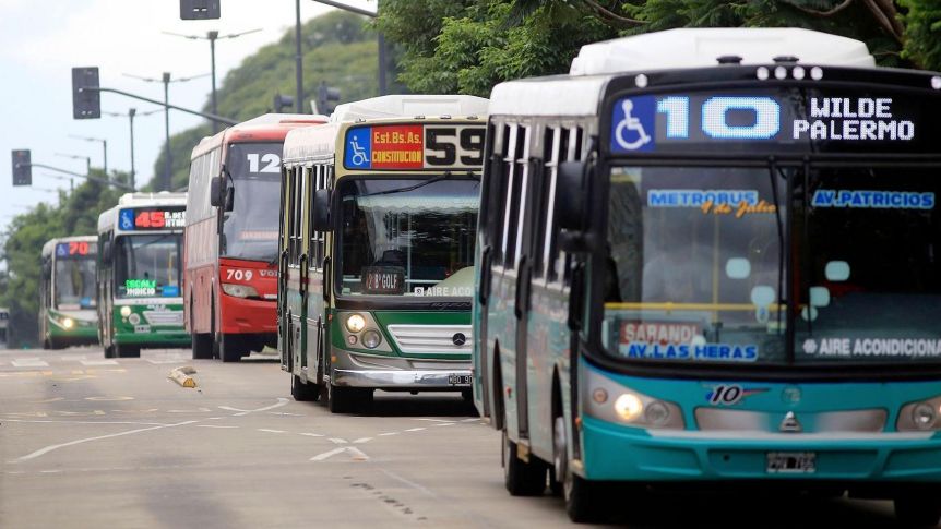 Sigue el paro de transporte: los empresarios sostienen que Provincia no pagó