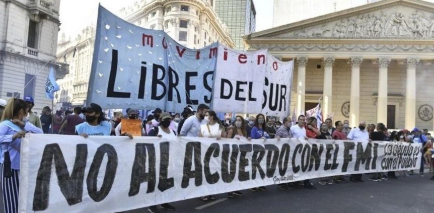 Organizaciones sociales marchan para pedirle al Gobierno que no le pague al FMI