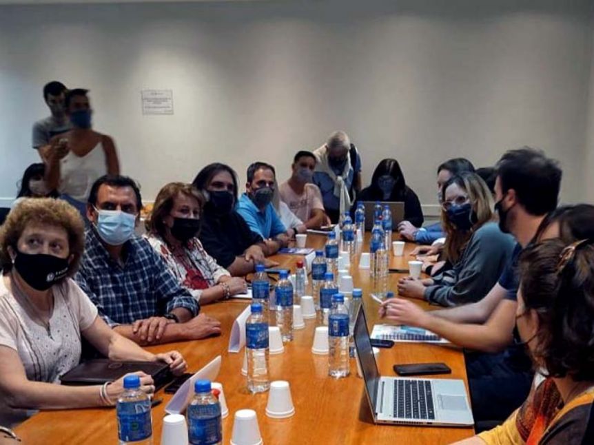 Los gremios docentes bonaerenses comienzan la discusión por aumento salarial