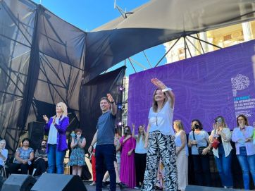 Kicillof dijo presente en la jornada por el Día Internacional de la Mujer