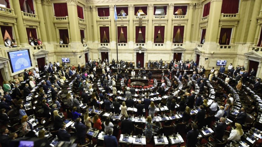 Bomba de tiempo en el Congreso: FdT y JxC buscan salir ilesos en un debate clave