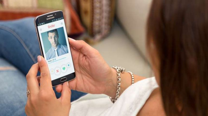 Conoció a un joven en Tinder, lo engañó por 3 años y le robó más de 4 millones de pesos