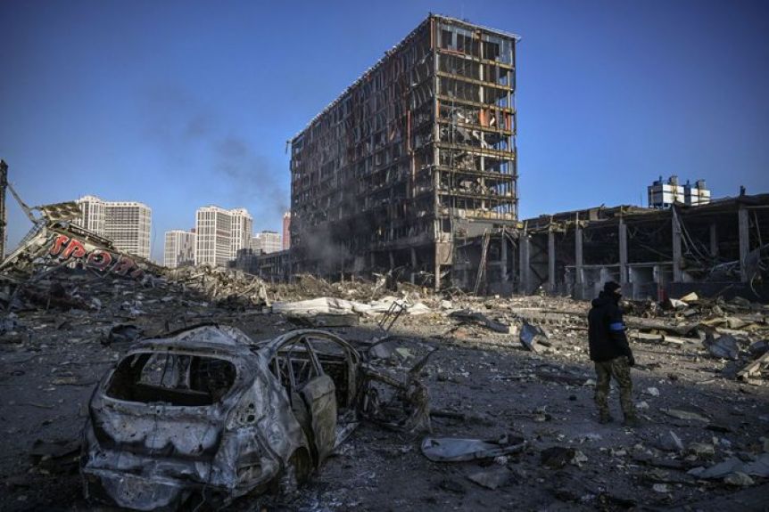 Ucrania rechazó entregar Mariupol a Rusia y continúan los bombardeos