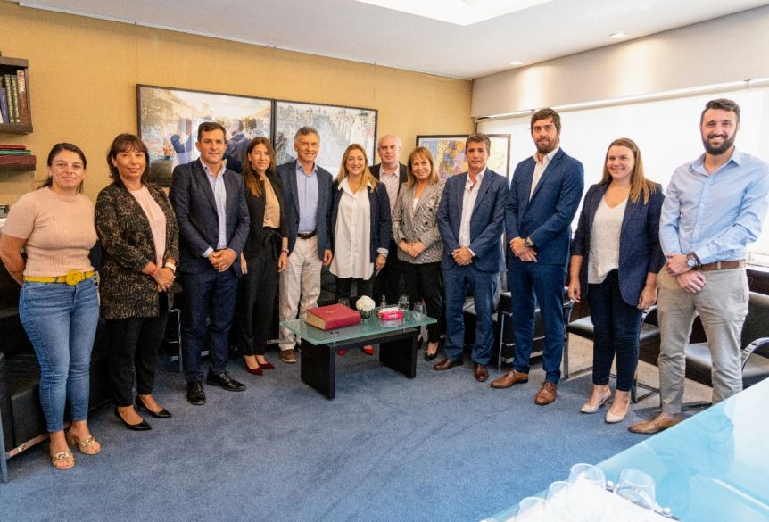 Escenario, aliados y adversarios, el repaso de Macri con senadores bonaerenses