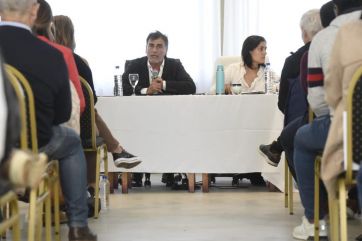 Ante la fuerte interna en el FdT, el massismo sale a jugar y mete presión