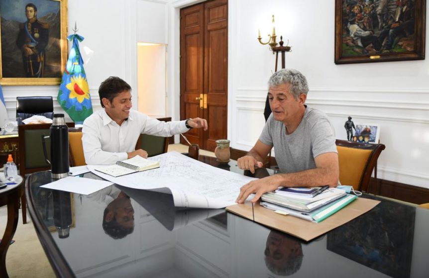 Kicillof sigue con los mano a mano con intendentes oficialistas