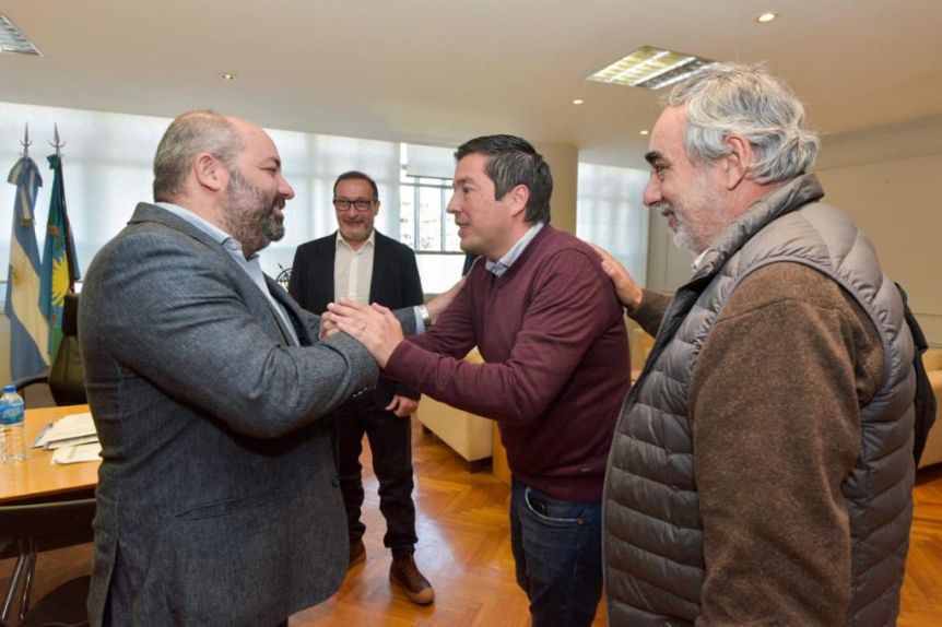 Con el eje en obras para el interior, el radicalismo afina su relación con la Provincia