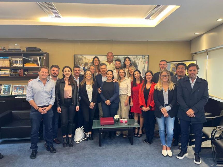 La tropa legislativa PRO de la Provincia visitó a un “reanimado” Mauricio Macri
