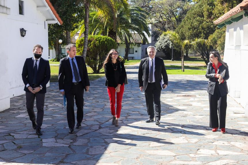 Alberto Fernández anunció la creación de licencias por paternidad y adopción