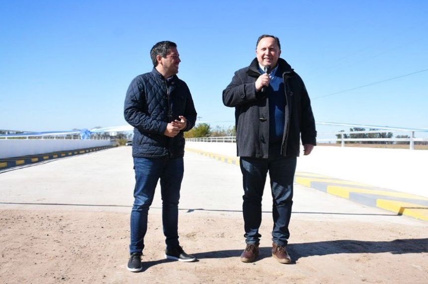 Ministro bonaerense le sonrió al campo y anunció más obras para el sector