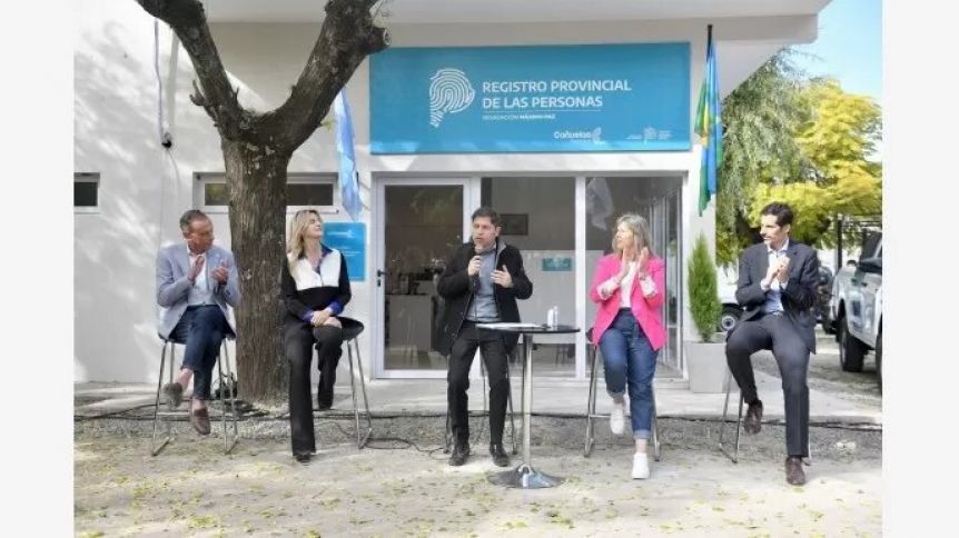 Axel Kicillof inauguró dos obras en Cañuelas y le tiró dardos a Vidal