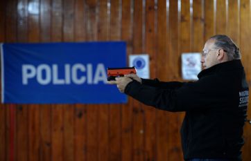 Berni sobrevuela todos los temas y dispara con munición gruesa