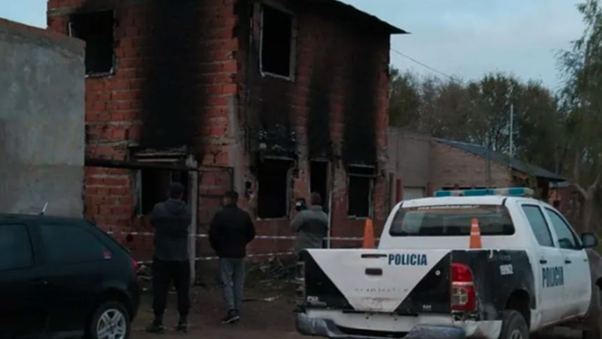 Antes de morir, una mujer pudo tirar a su bebé por la ventana y lo salvó de un incendio