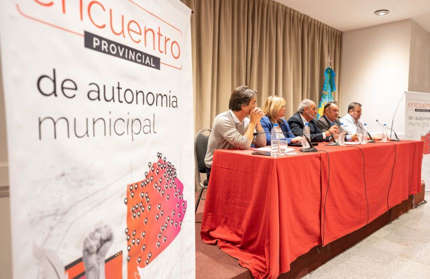El PRO se mete en la agenda radical y prepara su propia cumbre de autonomía municipal