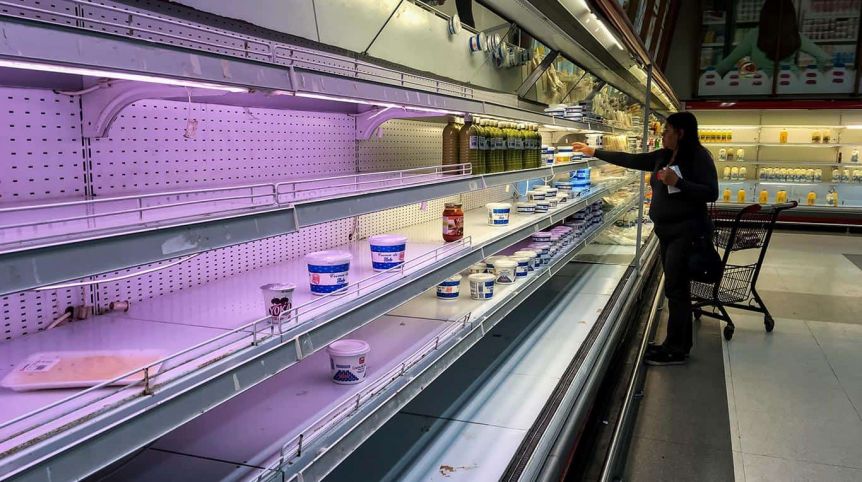 Los transportistas bloquean las rutas y advierten posible desabastecimiento