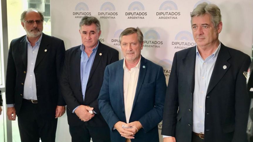 El campo, prudente: “No se trata de cambiar nombres sino políticas”