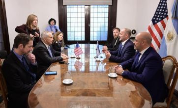 El embajador estadounidense se reunió con el Jefe de Gabinete provincial y legisladores