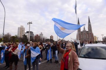 9 de Julio convulsionado: marchas por derecha y por izquierda