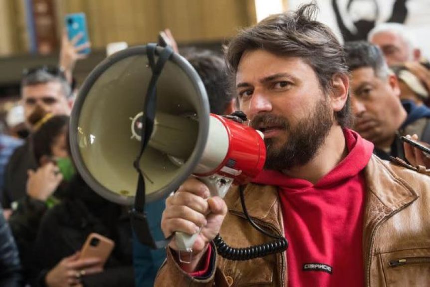 El Gobierno no le cierra la puerta al Salario Básico Universal