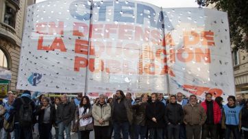 Jornada marcada por fuertes reclamos: paro nacional docente y acampe piquetero en plaza de mayo