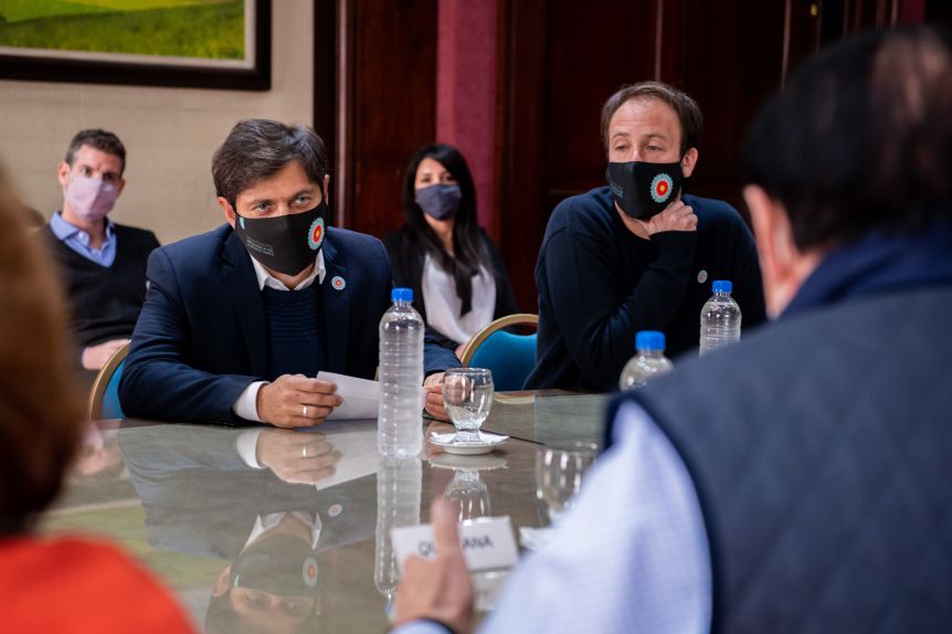 Axel Kicillof se sienta a la mesa con los gremios para rediscutir paritarias