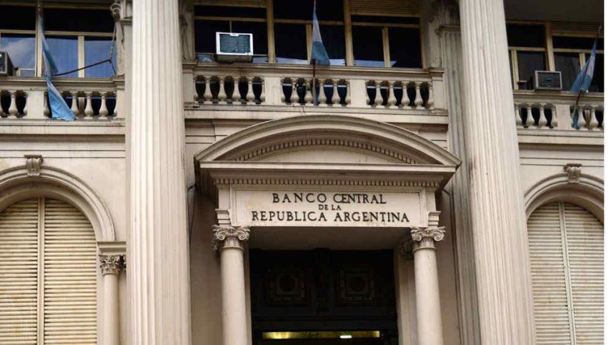 Expertos advierten que el “desorden en la economía tiene que ver con la brecha cambiaria”