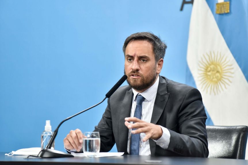 Juan Cabandié cruzó a intendente bonaerense que lo acusó de “inútil”