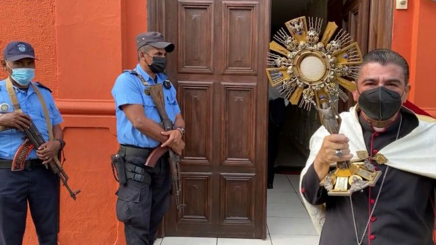 Tensión en Nicaragua: la policía secuestró a un Obispo