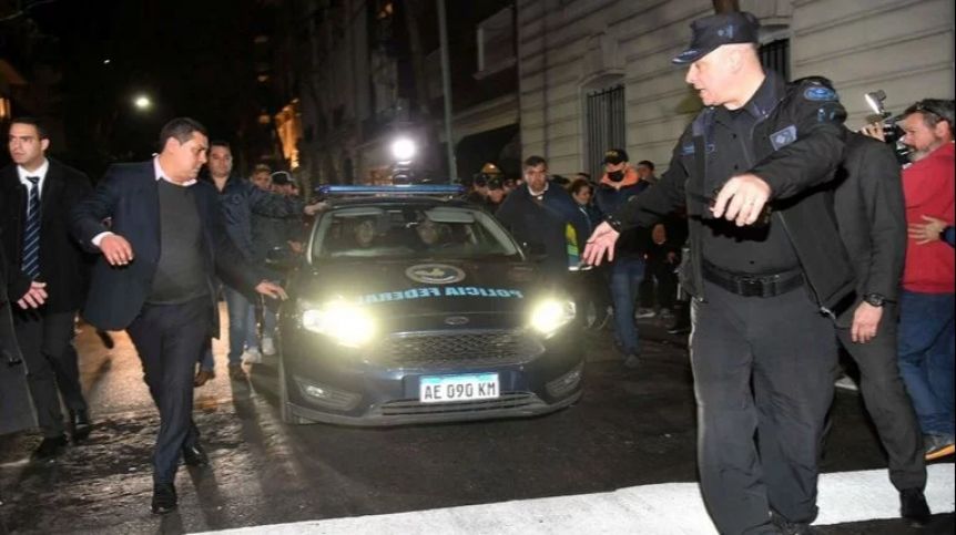 Preocupación por el formateo del celular del atancante de Cristina tras el peritaje