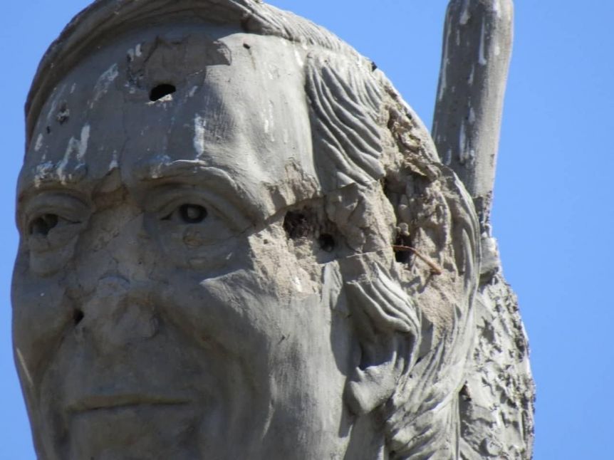 Tras el atentado a Cristina, vandalizaron una estatua de Néstor Kirchner