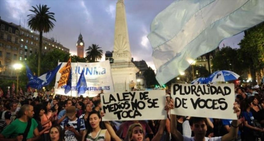 El kirchnerismo duro vuelve a la carga con la Ley de Medios tras el ataque a CFK