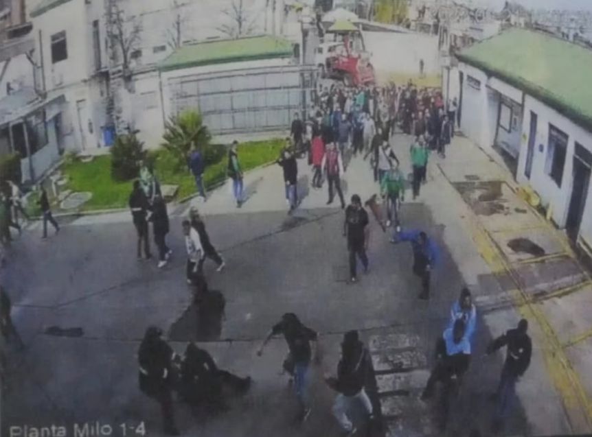 Desde el PRO apuntaron a Kicillof tras ataque de Camioneros a una empresa