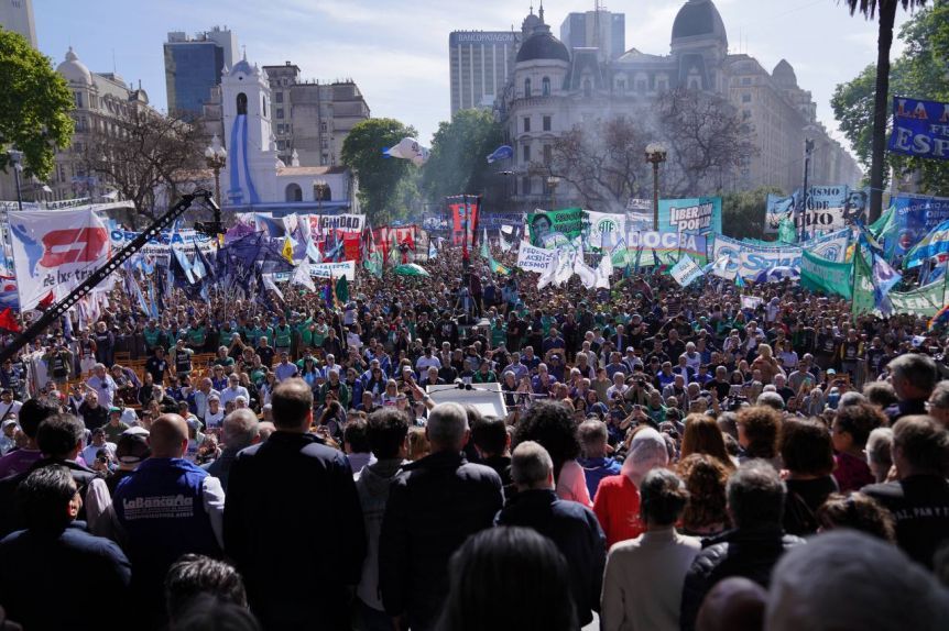 Chicanas, anuncios y autocríticas: lo que dejaron los actos por el Día de la Lealtad