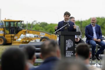 Acompañado de intendentes oficialistas, Axel Kicillof fustigó a la oposición
